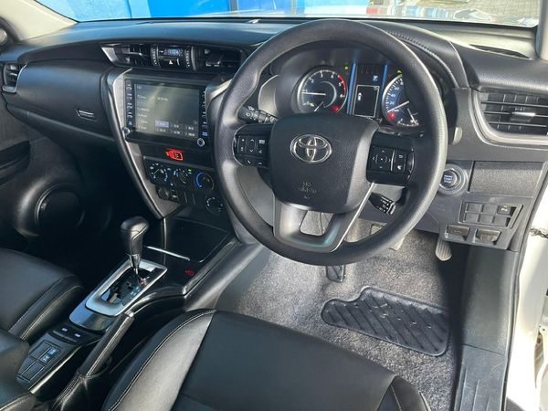 2023-Toyota-Fortuner-24-GD-6-4x4-Auto image:3
