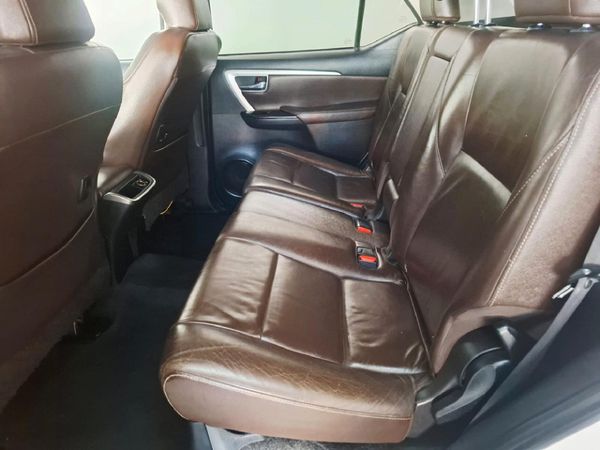 2016-Toyota-Fortuner-28-GD-6-Raised-Body image:10