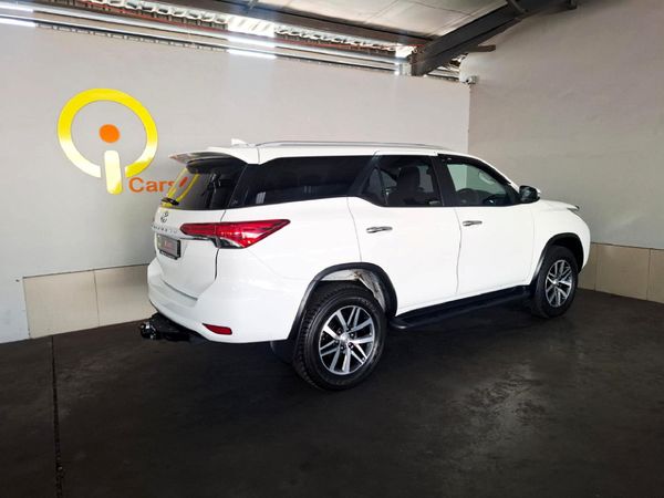 2016-Toyota-Fortuner-28-GD-6-Raised-Body image:5