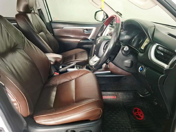 2016-Toyota-Fortuner-28-GD-6-Raised-Body image:8