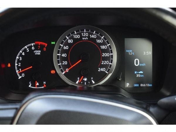 2022-Toyota-Corolla-Cross-18-XS image:8