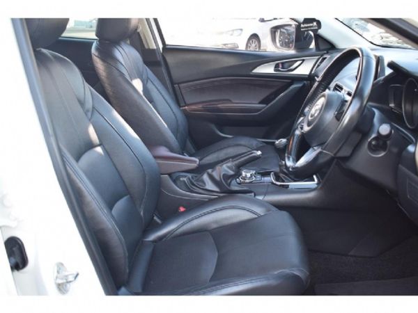 2019-Mazda-3-16-Dynamic image:8