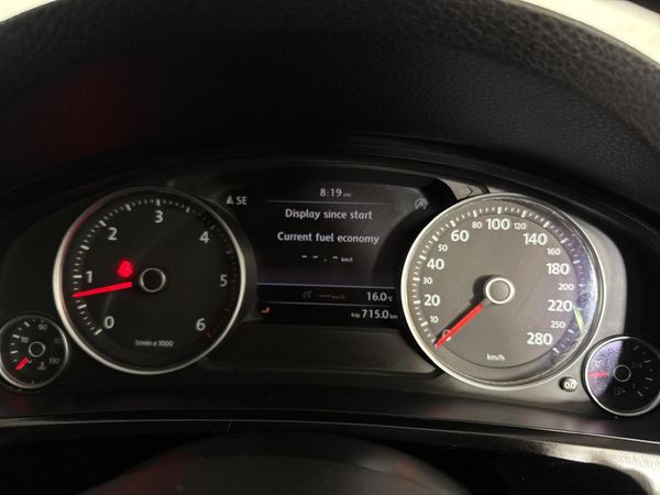 2012-Volkswagen-Touareg-30-V6-TDI-Auto-Bluemotion-180kW image:2