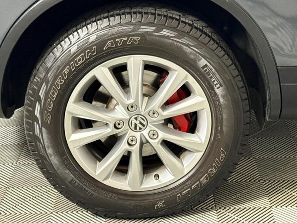 2012-Volkswagen-Touareg-30-V6-TDI-Auto-Bluemotion-180kW image:7