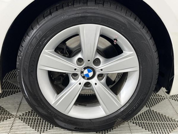 2016-BMW-1-Series-120d-5-dr-Sport-Line-Auto image:5