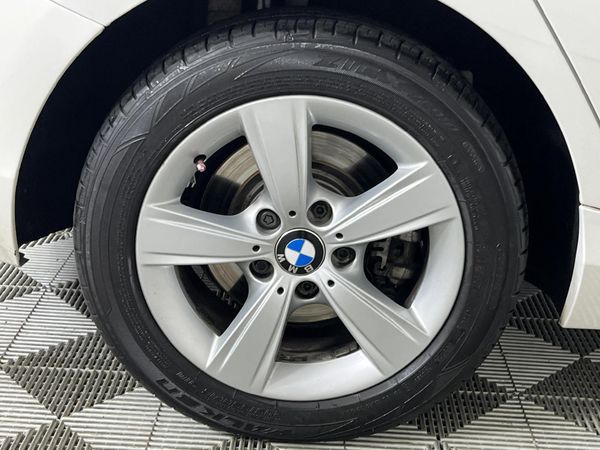 2016-BMW-1-Series-120d-5-dr-Sport-Line-Auto image:7