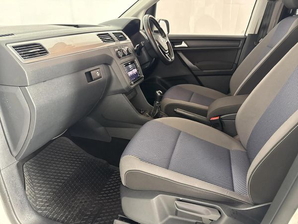 2021-Volkswagen-Caddy-10-TSI-Trendline image:4
