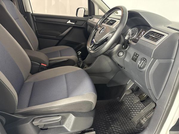 2021-Volkswagen-Caddy-10-TSI-Trendline image:5