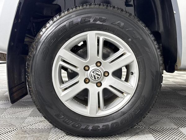 2011-Volkswagen-Amarok-20-BiTDI-Highline-120kW-Double-Cab image:7