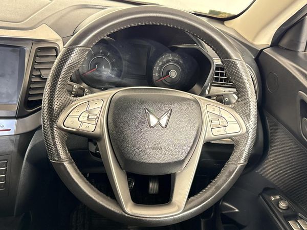 2024-Mahindra-XUV-300-12T-W6 image:11