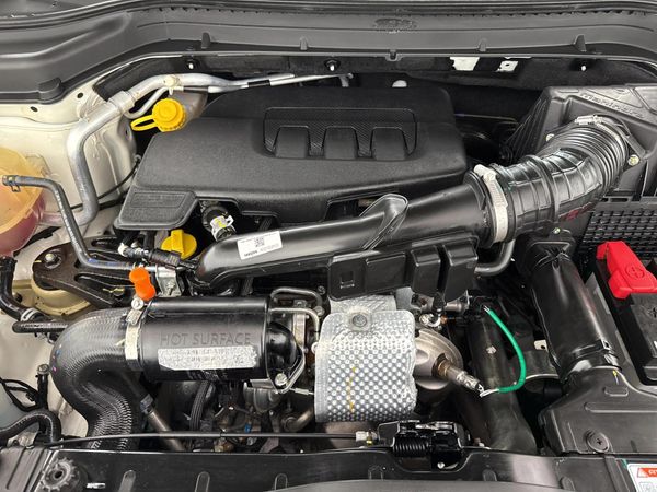 2024-Mahindra-XUV-300-12T-W6 image:12