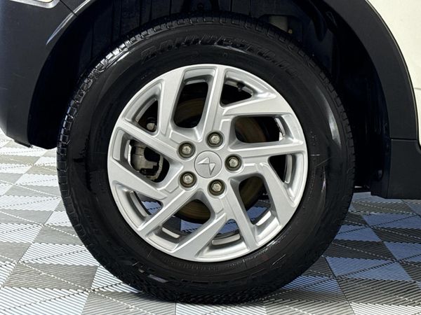 2024-Mahindra-XUV-300-12T-W6 image:7