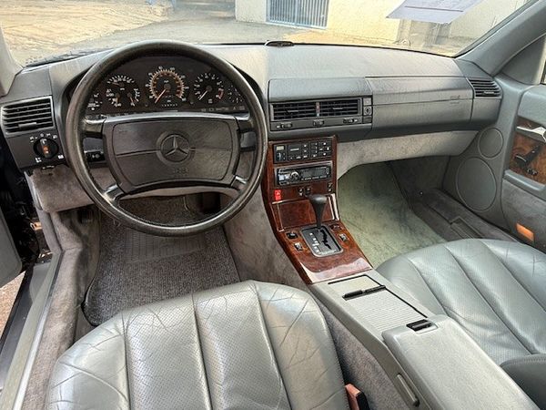 1990-Mercedes-Benz-SL-300FSH-With-Agents-And-Spare-Keys image:10