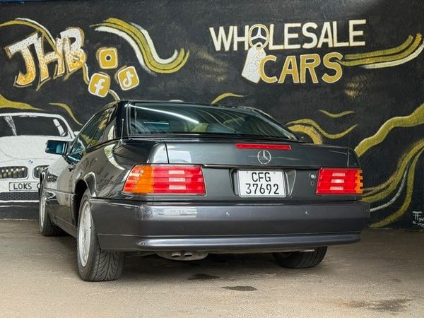 1990-Mercedes-Benz-SL-300FSH-With-Agents-And-Spare-Keys image:3
