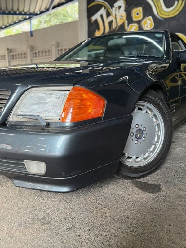 1990-Mercedes-Benz-SL-300FSH-With-Agents-And-Spare-Keys image:5