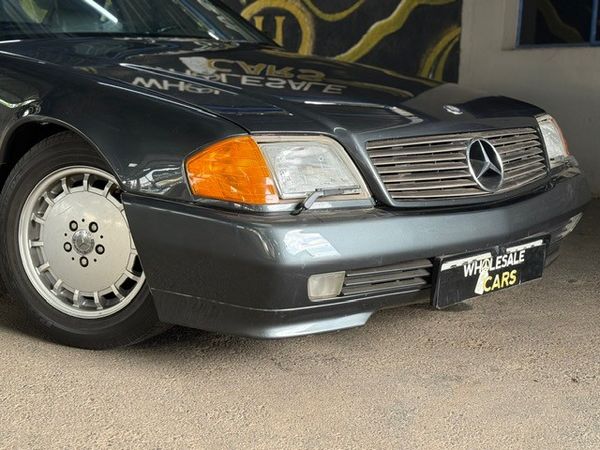 1990-Mercedes-Benz-SL-300FSH-With-Agents-And-Spare-Keys image:6