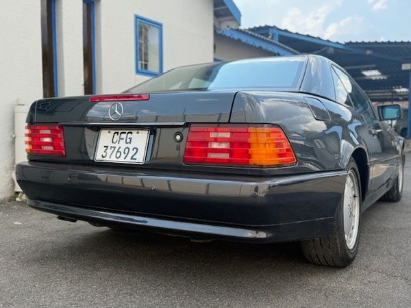 1990-Mercedes-Benz-SL-300FSH-With-Agents-And-Spare-Keys image:7