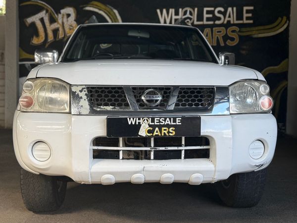 2018-Nissan-NP300-24-Hi-Rider-Double-CabAccident-Free-Bargain image:1