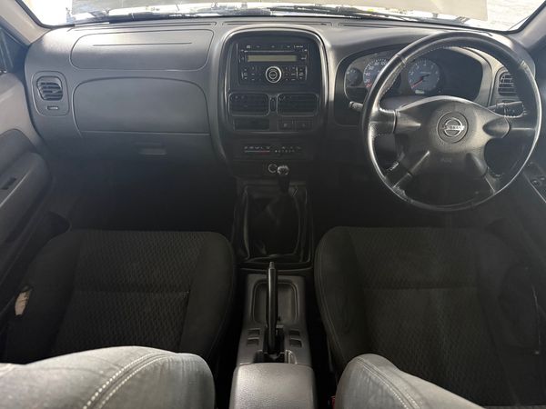 2018-Nissan-NP300-24-Hi-Rider-Double-CabAccident-Free-Bargain image:7