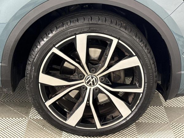 2024-Volkswagen-T-Roc-20-TSI-4M-R-Line-Auto image:4