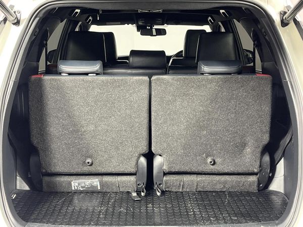 2024-Toyota-Fortuner-28-GD-6-VX-Auto image:11