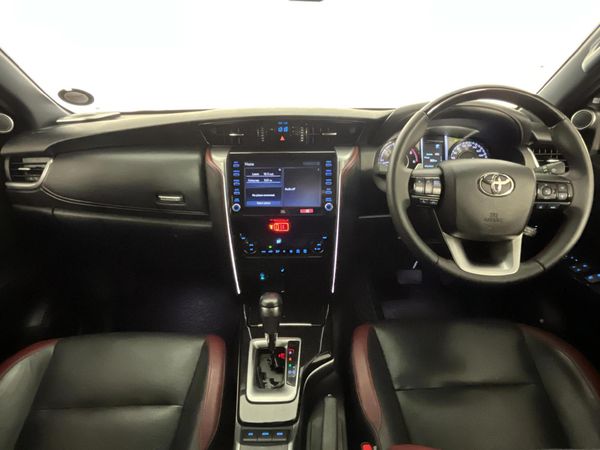 2024-Toyota-Fortuner-28-GD-6-VX-Auto image:1