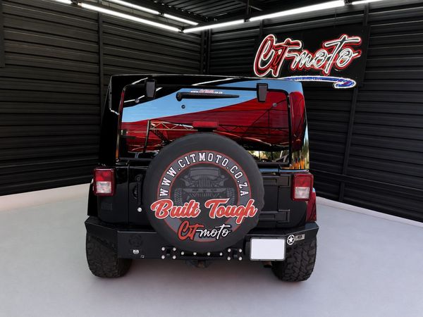 2014-Jeep-Wrangler-Unlimited-Sahara-36-V6-Auto image:5