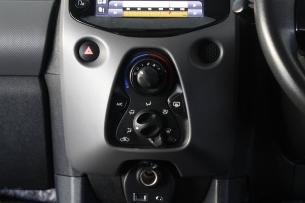 2021-Peugeot-108-ACTIVE image:13