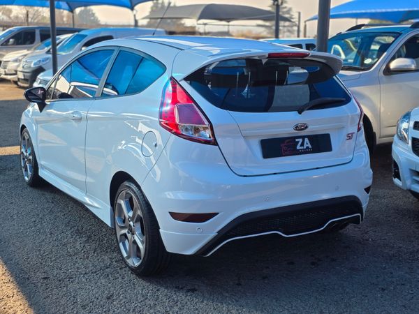 2017-Ford-Fiesta-ST-16-EcoBoost-GDTi image:4