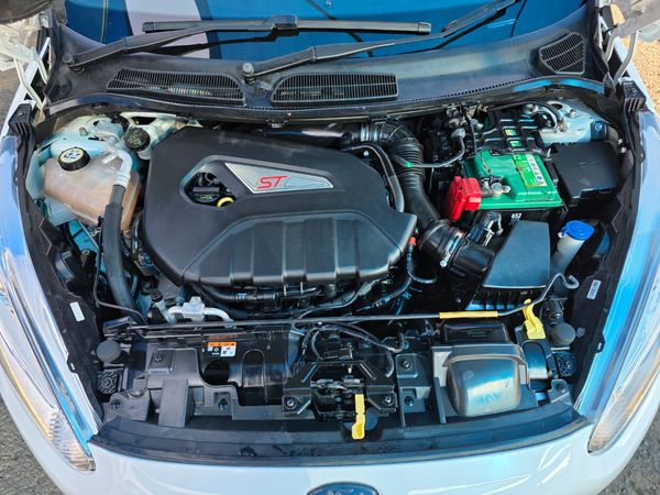 2017-Ford-Fiesta-ST-16-EcoBoost-GDTi image:8