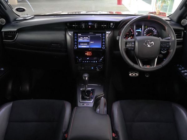 2025-Toyota-Fortuner-28GD-6-4x4-GR-S-Auto image:29