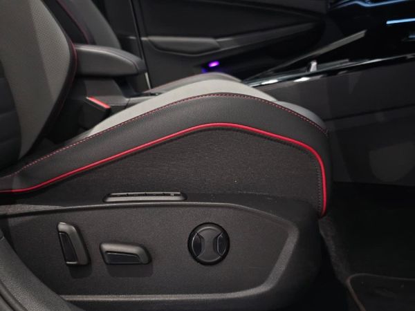2024-Volkswagen-Golf-8-GTI-20-TSI-Auto image:12