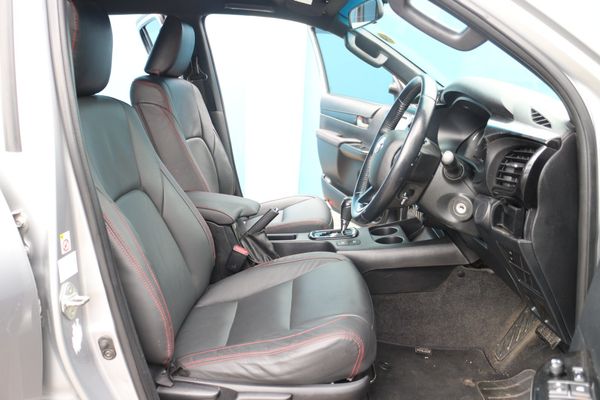 2018-Toyota-Hilux-28-GD-6-Raider-4x4-Double-Cab-Auto image:10