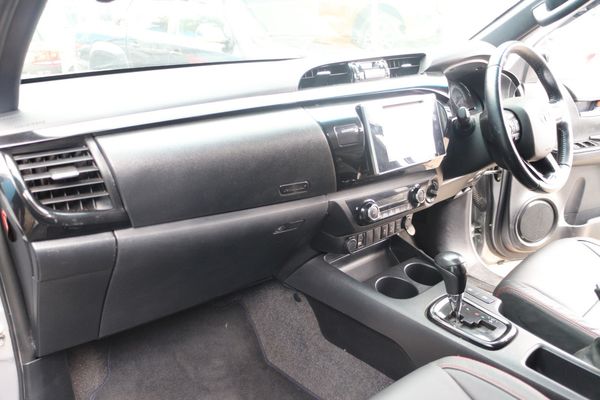 2018-Toyota-Hilux-28-GD-6-Raider-4x4-Double-Cab-Auto image:13