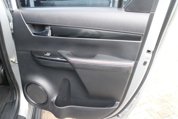 2018-Toyota-Hilux-28-GD-6-Raider-4x4-Double-Cab-Auto image:23
