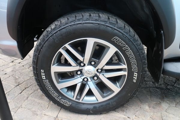 2018-Toyota-Hilux-28-GD-6-Raider-4x4-Double-Cab-Auto image:24