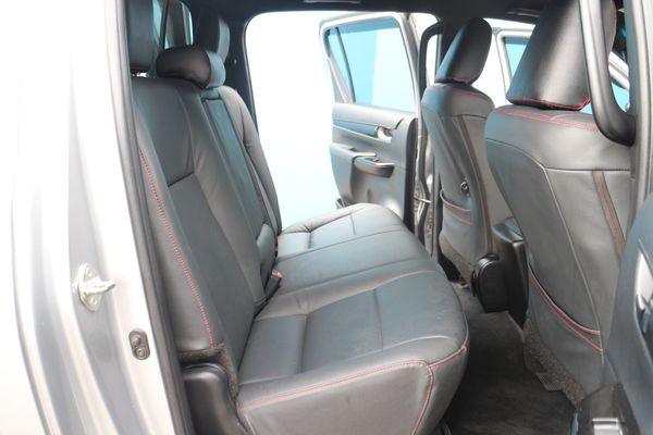 2018-Toyota-Hilux-28-GD-6-Raider-4x4-Double-Cab-Auto image:8