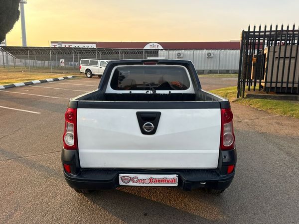 2017-Nissan-NP200-16 image:7