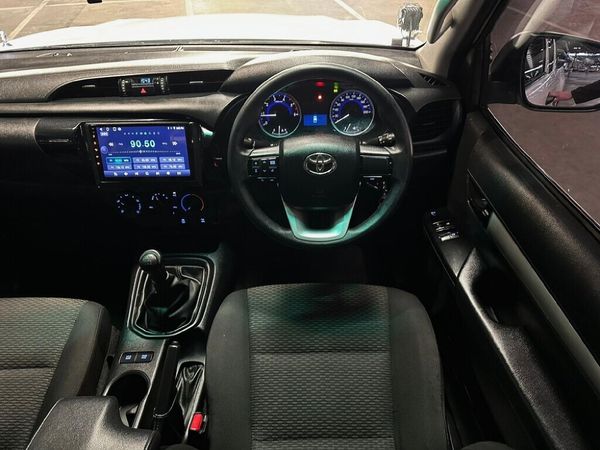2019-Toyota-Hilux-24-GD-6-Raised-Body-SRX-Extended-Cab image:9