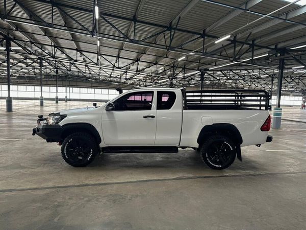 2019-Toyota-Hilux-24-GD-6-Raised-Body-SRX-Extended-Cab image:2