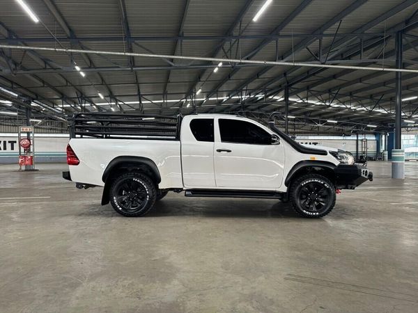 2019-Toyota-Hilux-24-GD-6-Raised-Body-SRX-Extended-Cab image:6