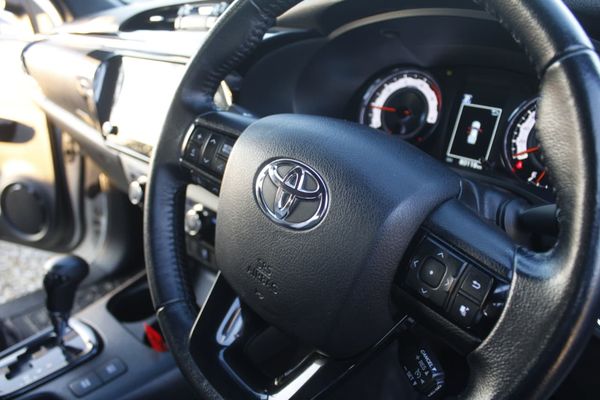 2020-Toyota-Hilux-28-GD-6-Raised-Body-Legend-Auto-Double-Cab image:14