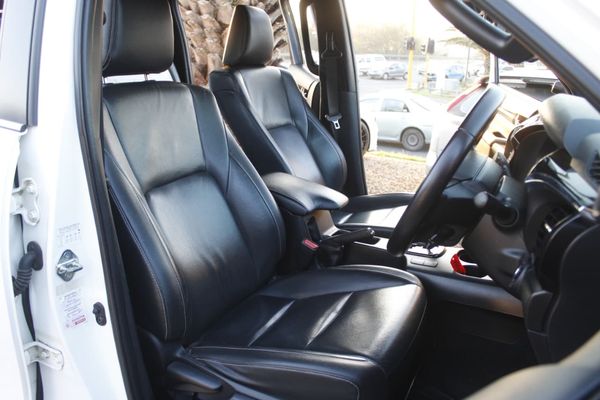 2020-Toyota-Hilux-28-GD-6-Raised-Body-Legend-Auto-Double-Cab image:15