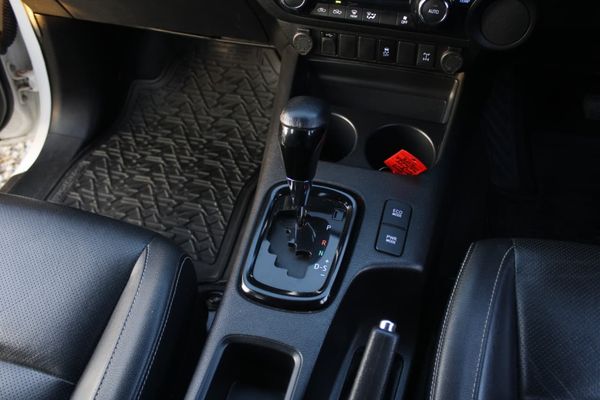 2020-Toyota-Hilux-28-GD-6-Raised-Body-Legend-Auto-Double-Cab image:19