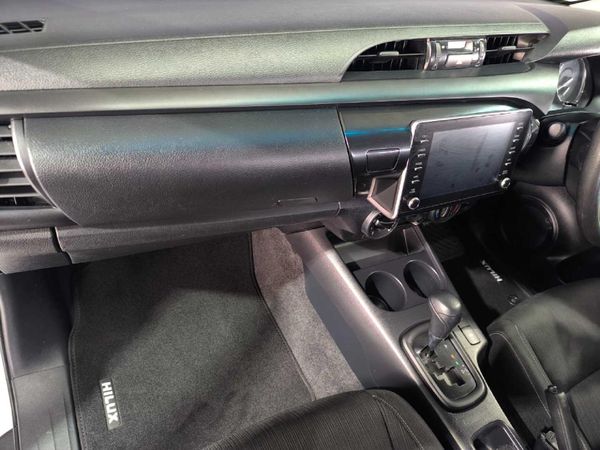 2023-Toyota-Hilux-24GD-6-4x4-Raider-X-Auto-Double-Cab image:10