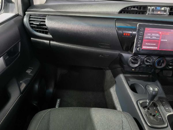 2023-Toyota-Hilux-24GD-6-4x4-Raider-X-Auto-Double-Cab image:14