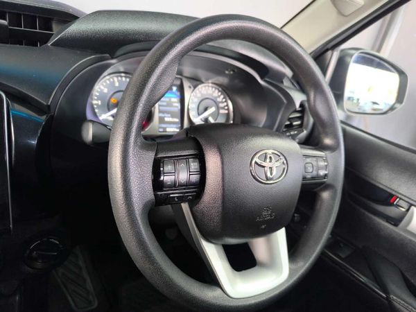2023-Toyota-Hilux-24GD-6-4x4-Raider-X-Auto-Double-Cab image:16