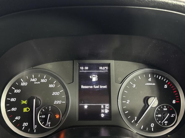 2019-Mercedes-Benz-Vito-116-22-CDI-Tourer-Select image:2