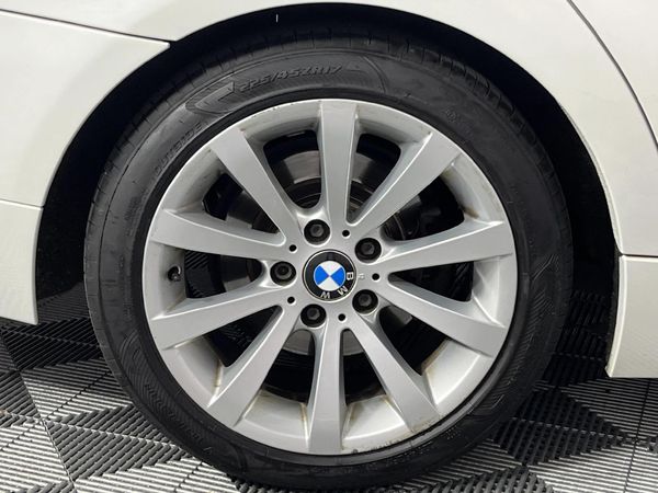 2011-BMW-3-Series-320i-Auto image:7
