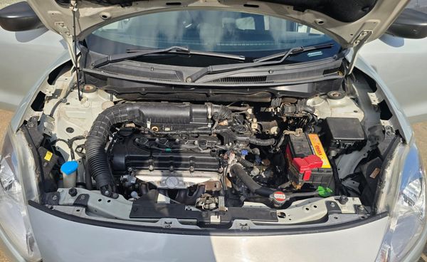 2019-Suzuki-Swift-12-GL image:12